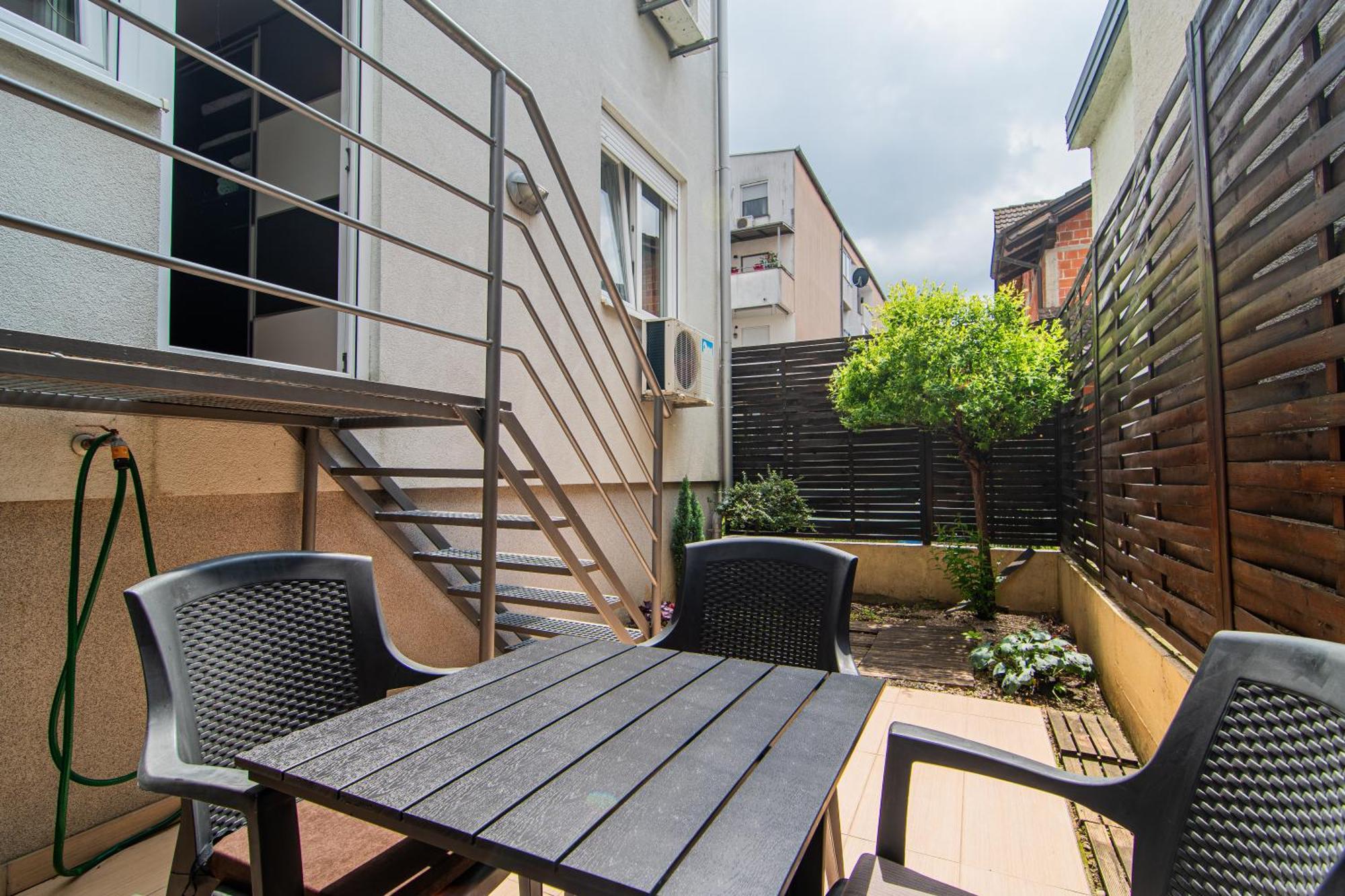 Flexible Selfcheckins 97 - Zagreb - Garden - Parking- Loggia - 2 Bedrooms Exterior photo