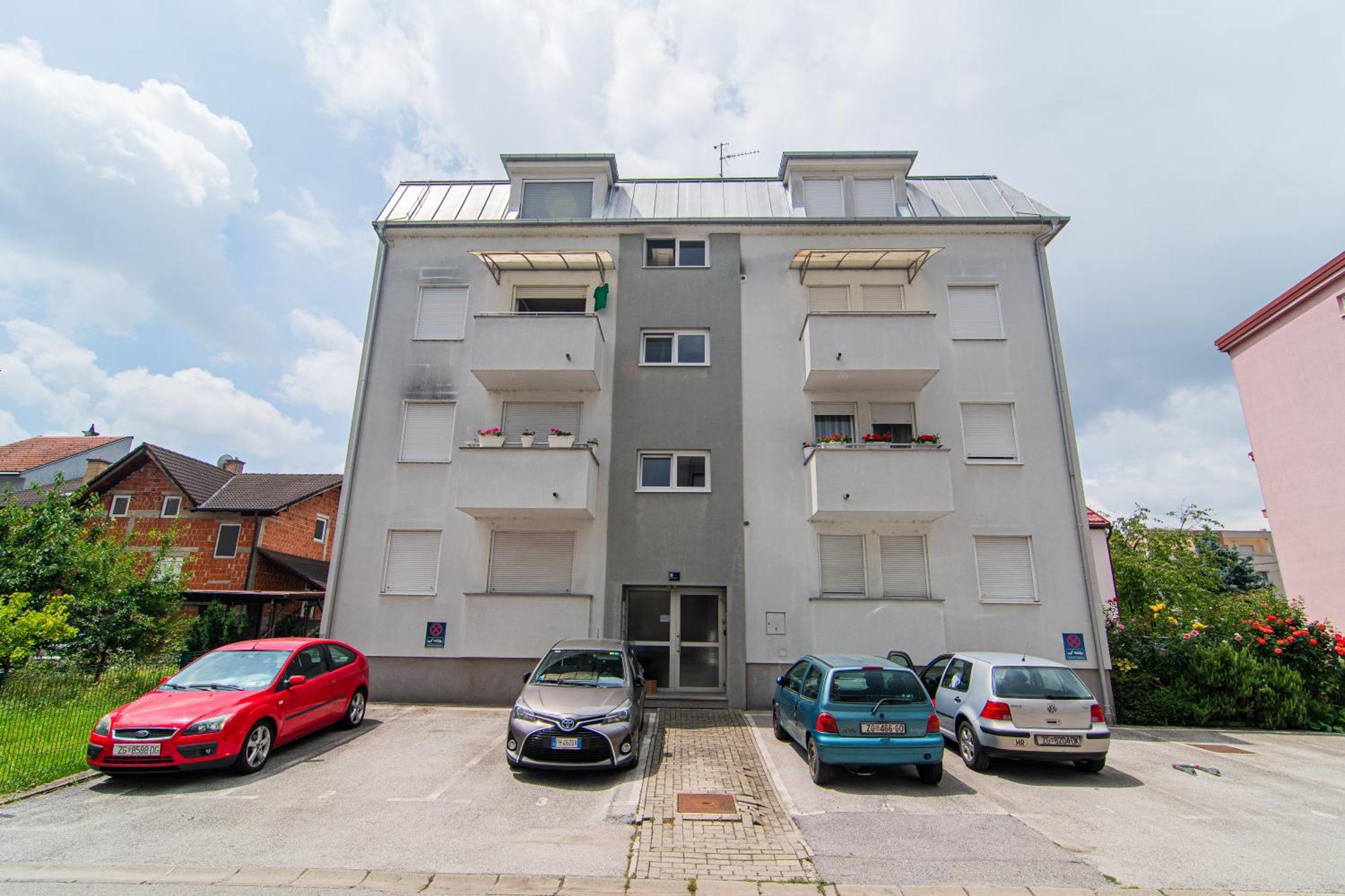 Flexible Selfcheckins 97 - Zagreb - Garden - Parking- Loggia - 2 Bedrooms Exterior photo