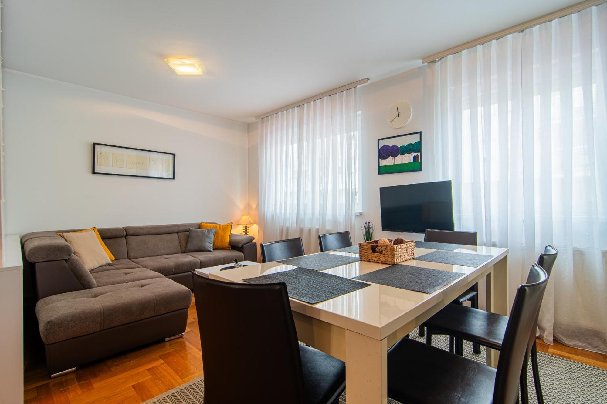 Flexible Selfcheckins 97 - Zagreb - Garden - Parking- Loggia - 2 Bedrooms Exterior photo